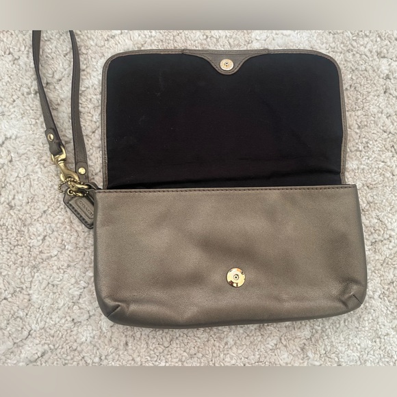 COACH Y2K Leather Wristlet | Metallic Mini Zip Wallet - Picture 3 of 5